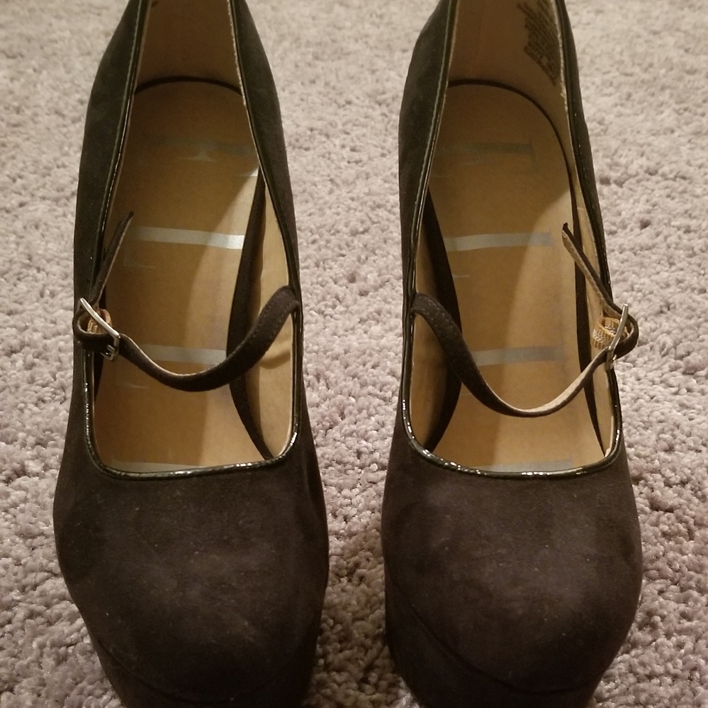 Elle black pumps